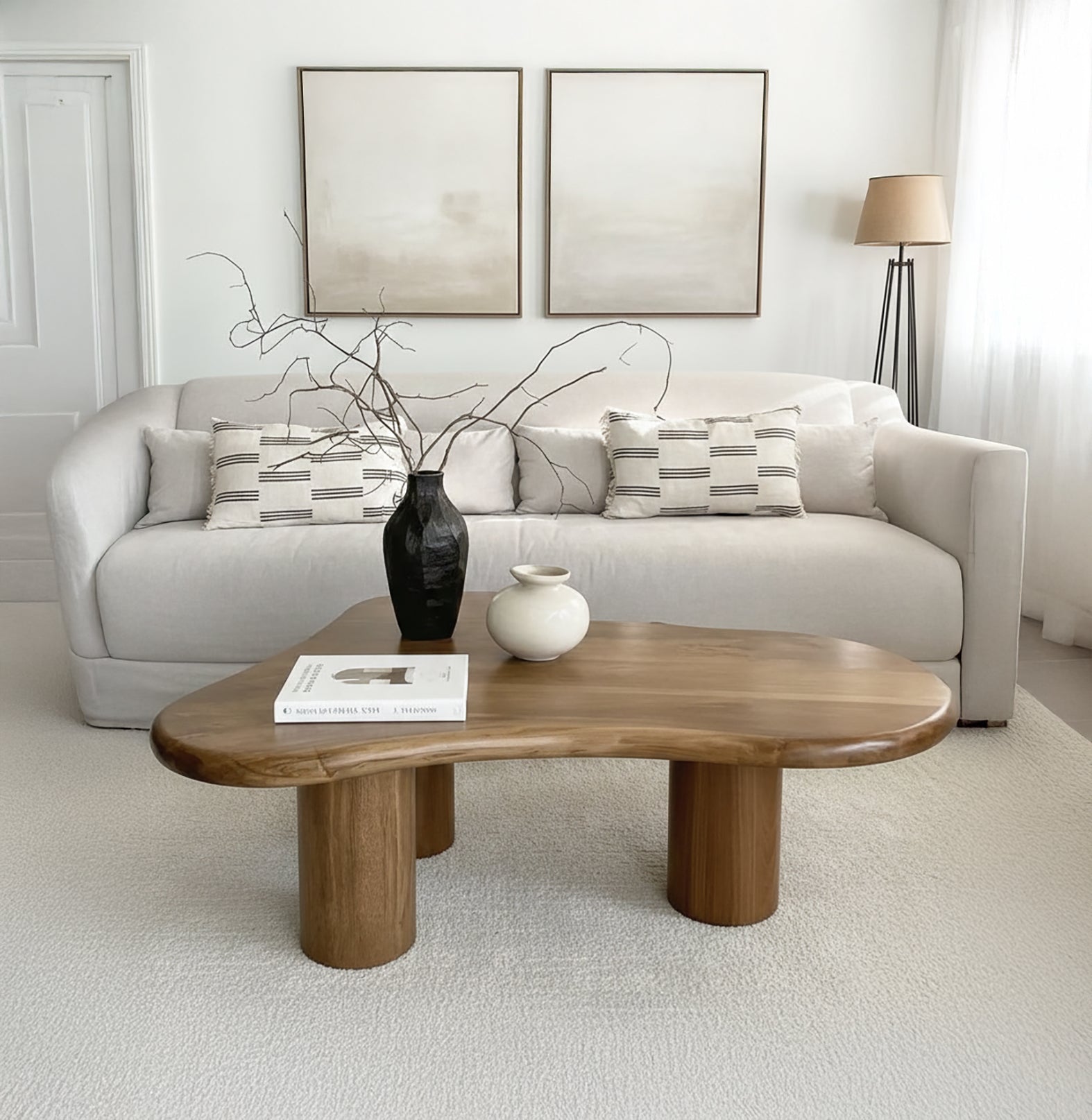 Table Basse Organique en Bois Massif – Live Edge Design