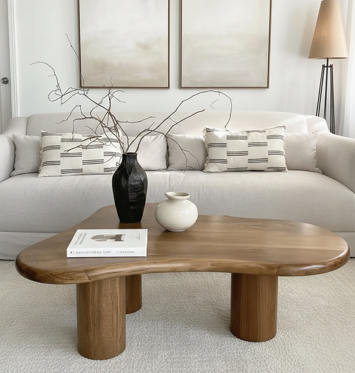 Table Basse Organique en Bois Massif – Live Edge Design