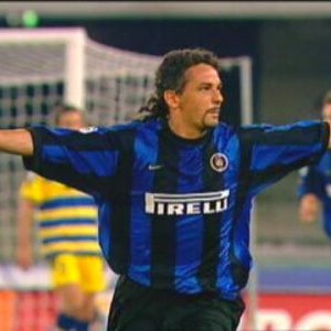Baggio Inter Home Jersey 1999/00