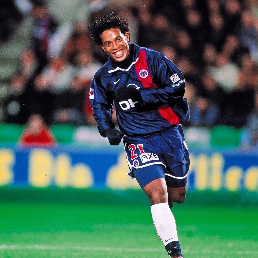 Ronaldinho PSG Home Jersey 2001/02