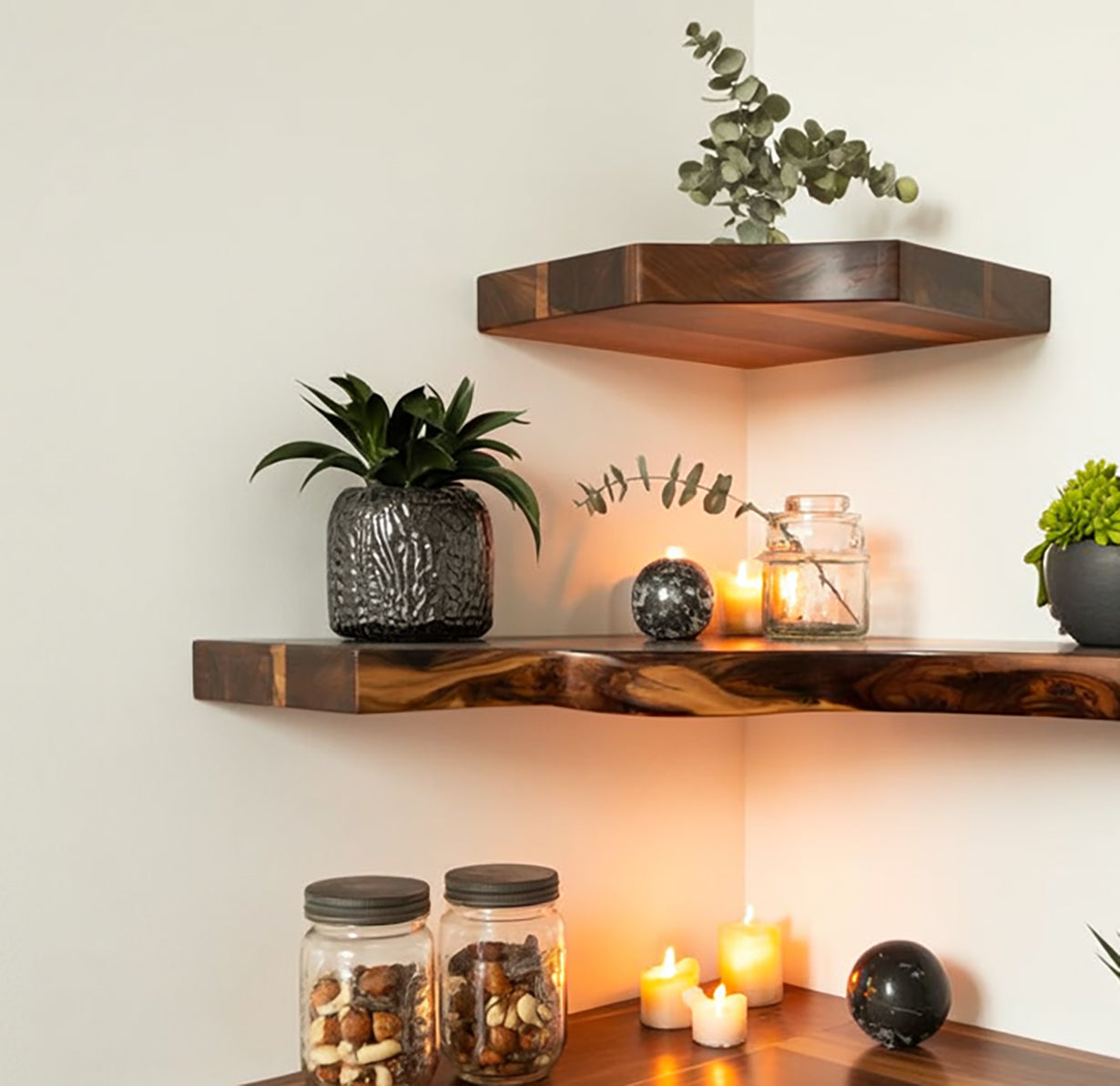 Étagère d’Angle en Noyer Massif – Bord Naturel Design